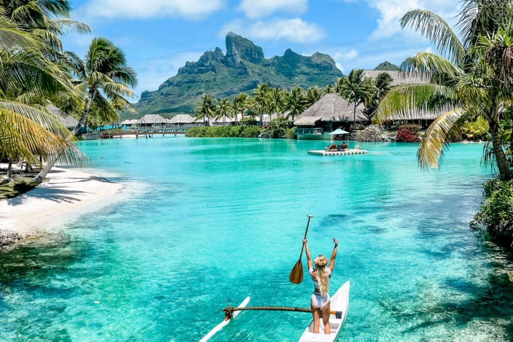 Bora Bora overwater bungalows - Four Seasons