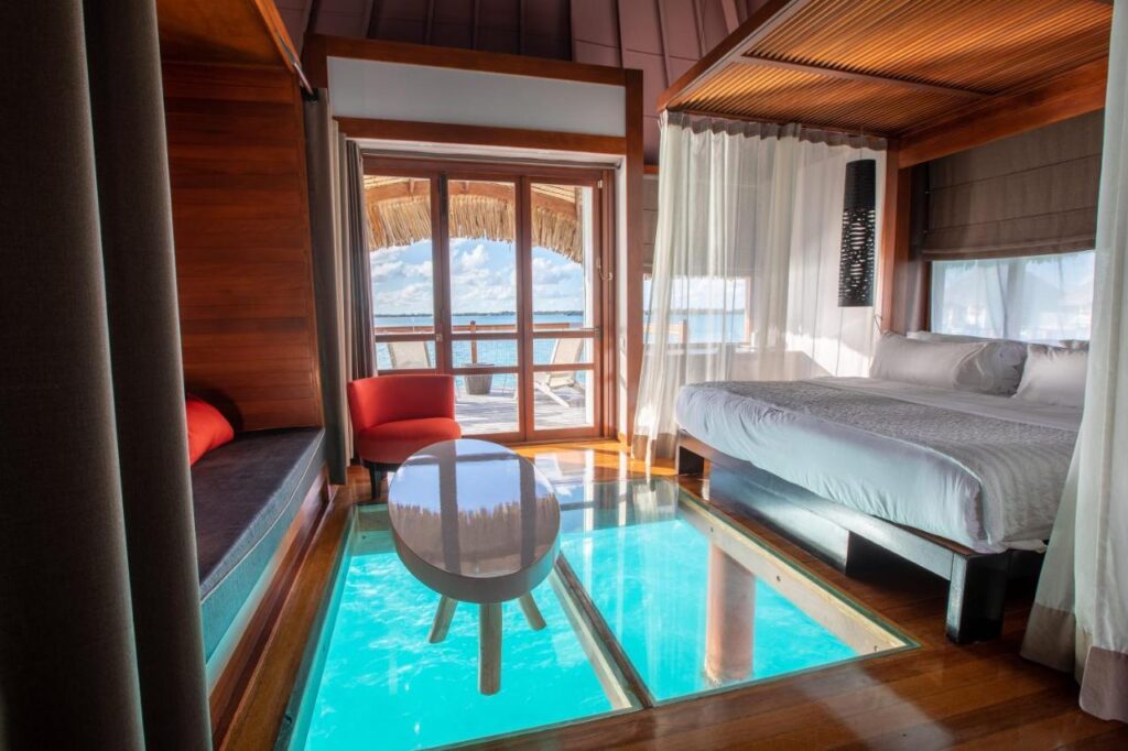 Bora Bora Overwater bungalows - Le Meridien Bora Bora